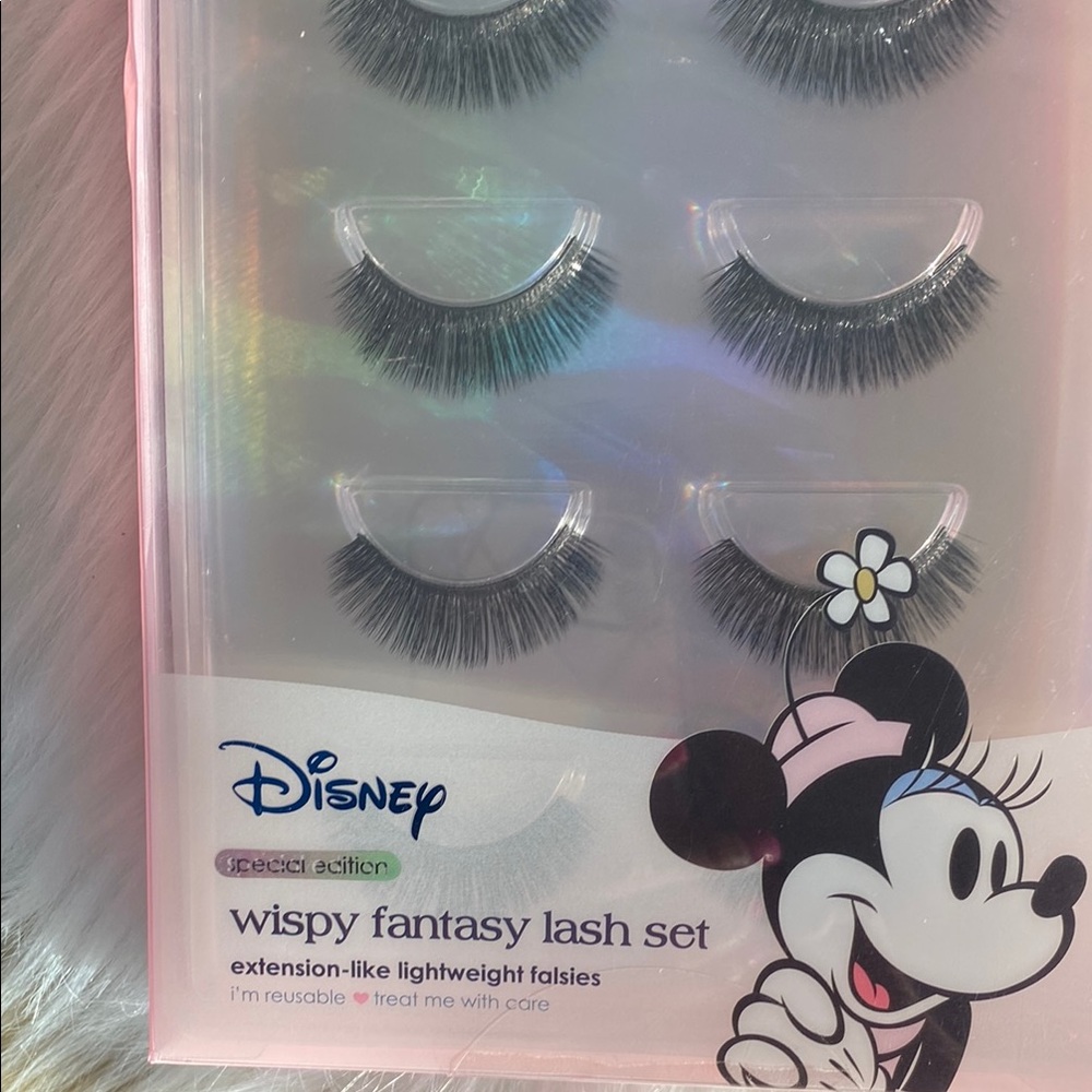 New in box Disney Wispy Fantasy Lash Set by The Crème Shop - Picture 5 of 6